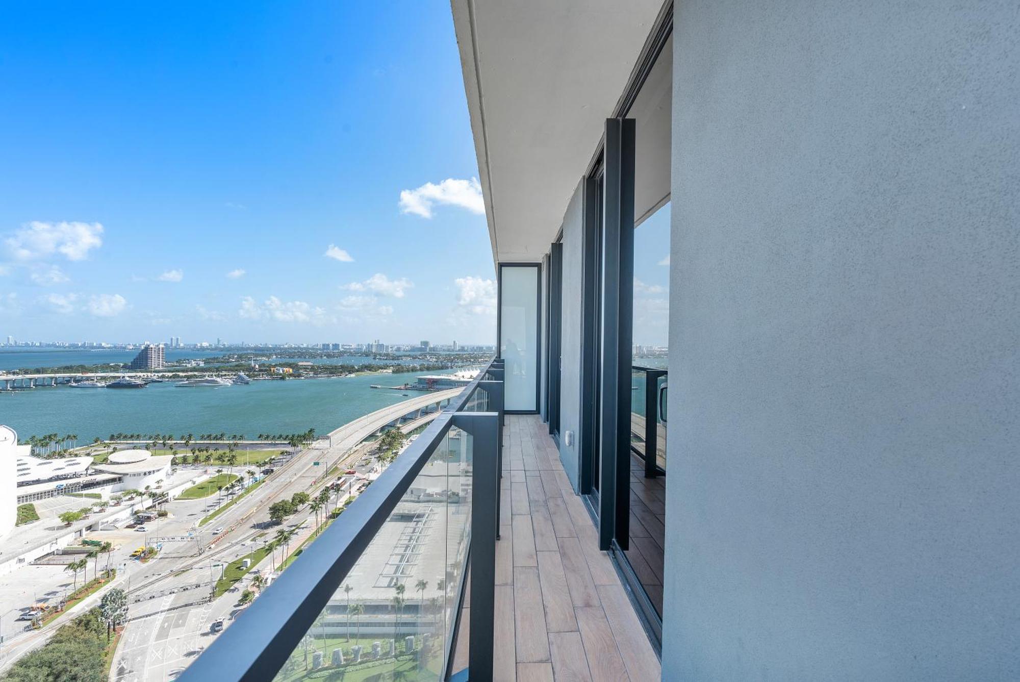 Downtown By Miami Vacation Rentals Екстериор снимка