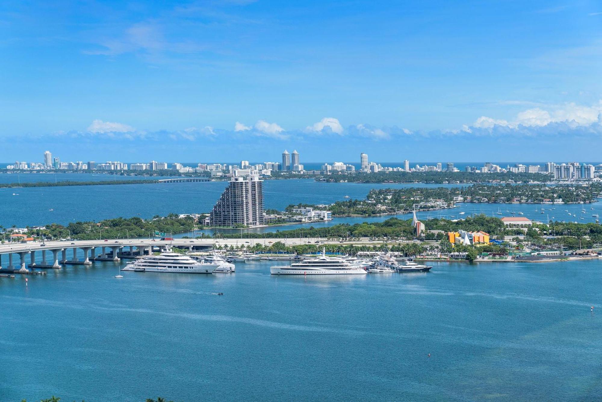 Downtown By Miami Vacation Rentals Екстериор снимка