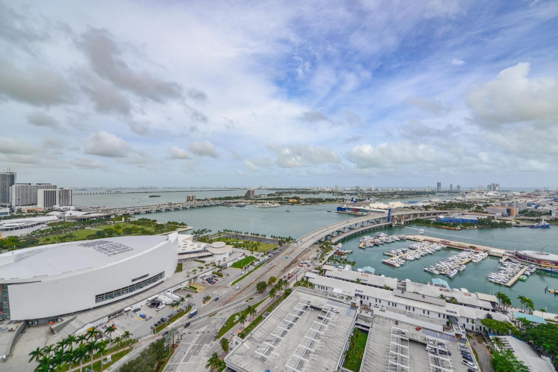 Downtown By Miami Vacation Rentals Екстериор снимка